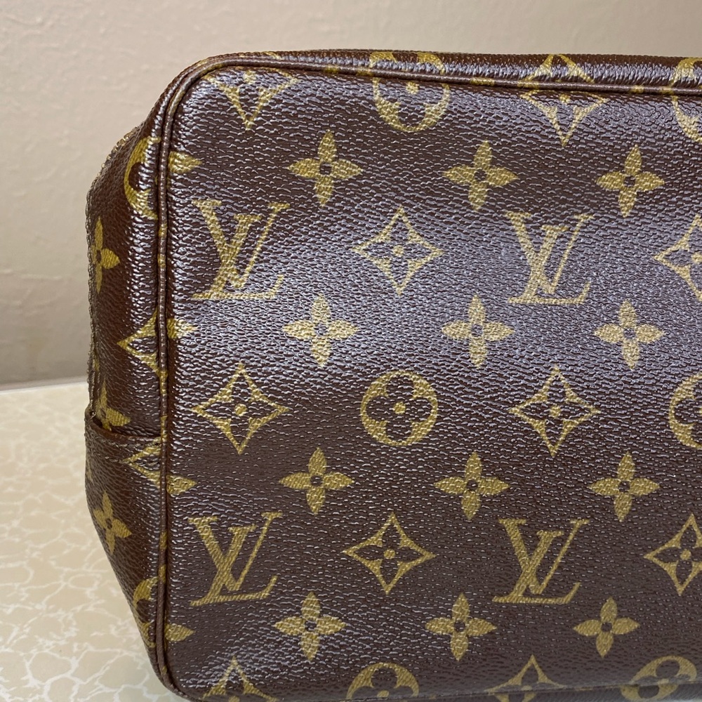 Louis Vuitton Vintage Monogram Trousse 28 - Picture 4 of 12